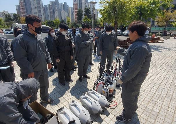 코로나19 확산방지를 위한 연수구 관내 "인천광역시 여성의광장" 방역2