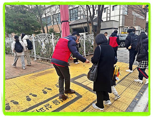 교통캠페인_활동사진8.jpg 이미지