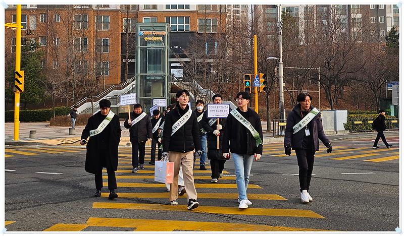 안전한 등굣길을 위한 기록 , 개학기 불법광고물 정비 현장 사진